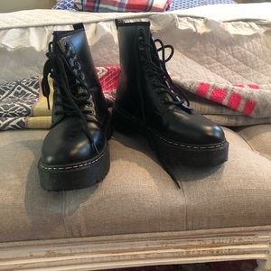 Black dr. Martens dupes combat boots